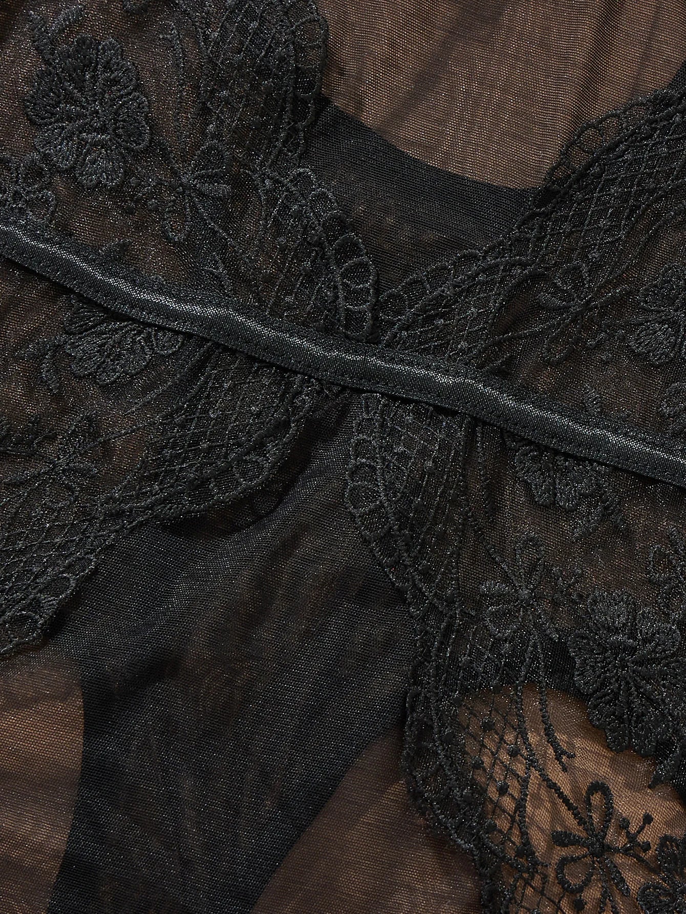 Body Dentelle Noir Brodé Taille Haute Échancré